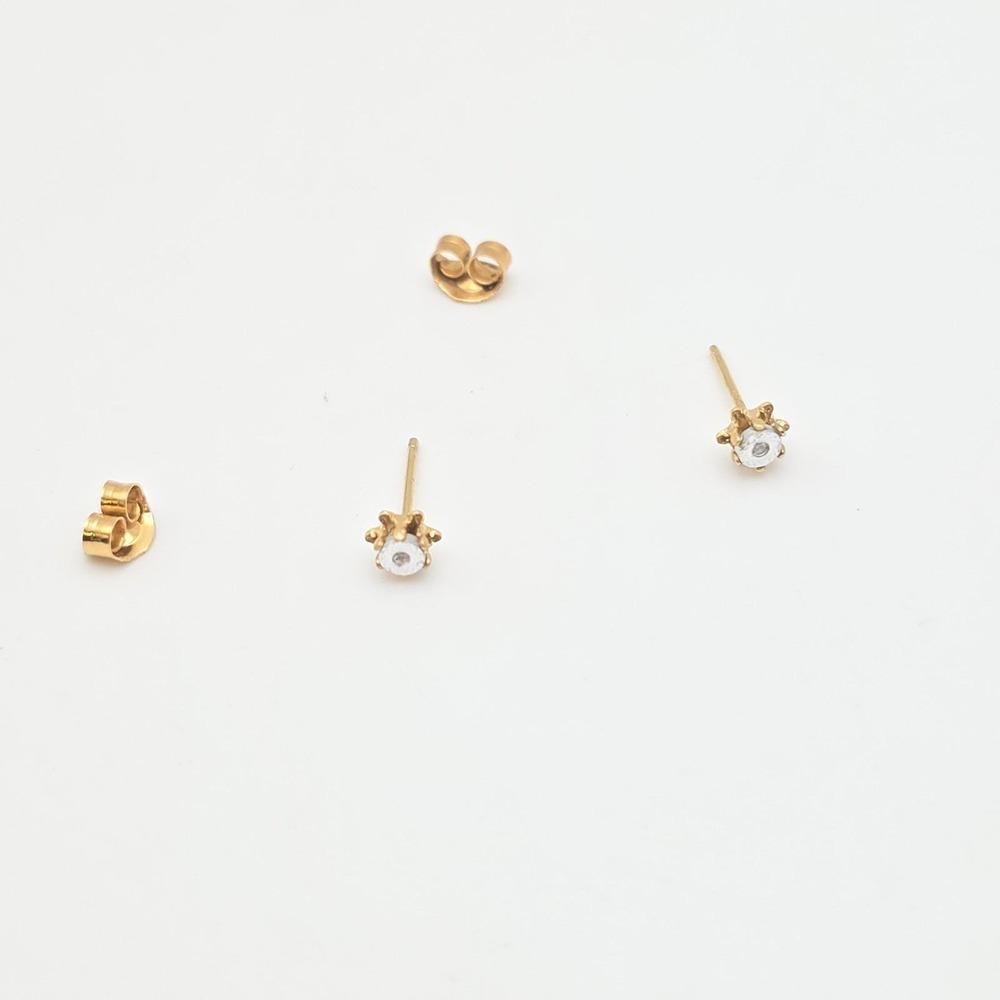 Vintage Diamond Stud Earrings 10k Yellow Gold Diamond Cut Setting 10k Gold Backs - Picture 4 of 11